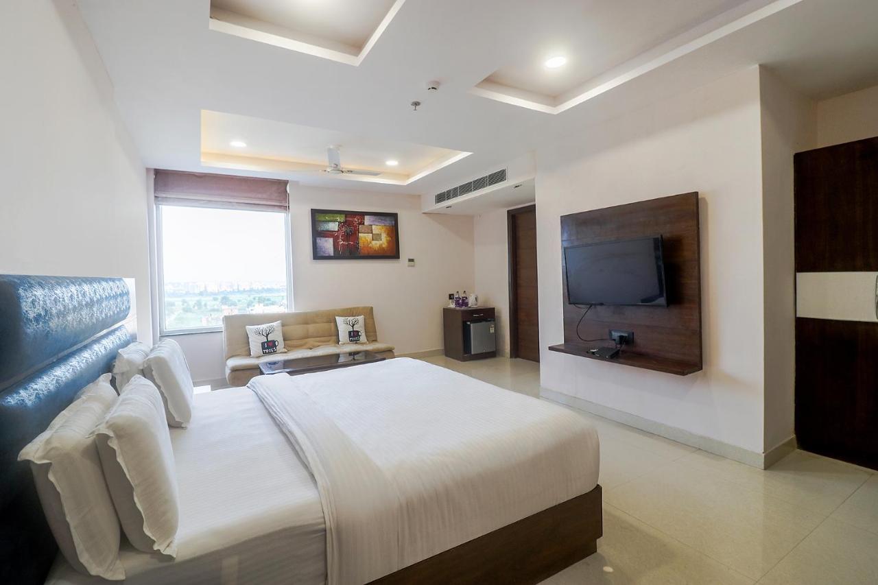 Fabhotel Mid Town Grand Panchkula Exterior photo