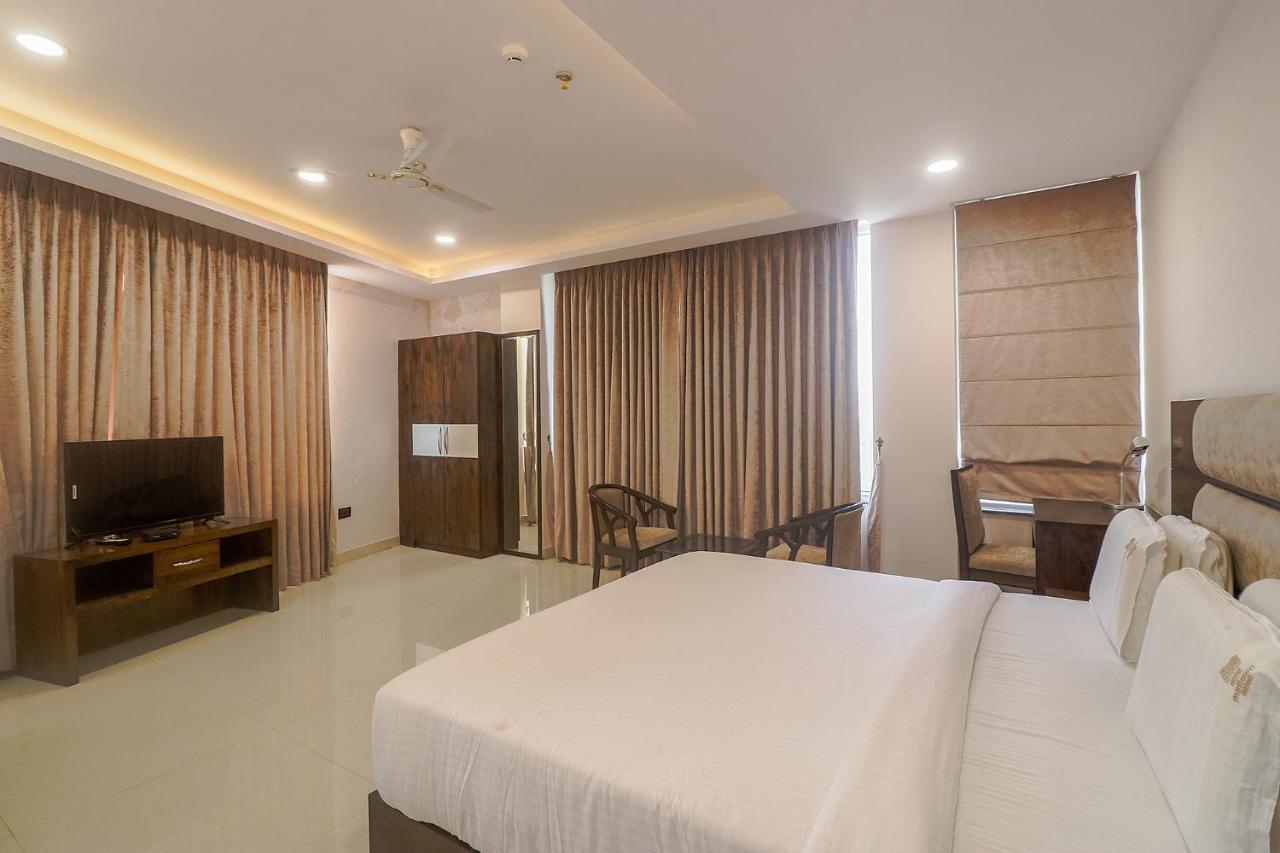 Fabhotel Mid Town Grand Panchkula Exterior photo