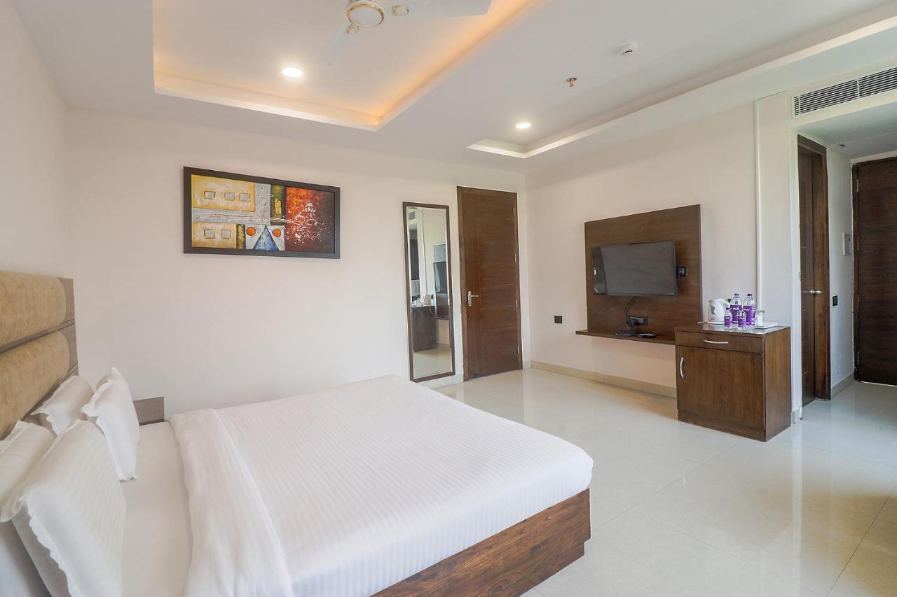 Fabhotel Mid Town Grand Panchkula Exterior photo